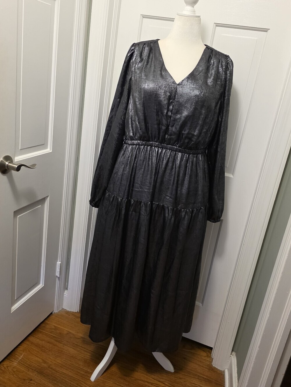 NWT Lane Bryant Metallic V-Neck Shirred Shoulder Maxi Dress Size 18, Ret. $119